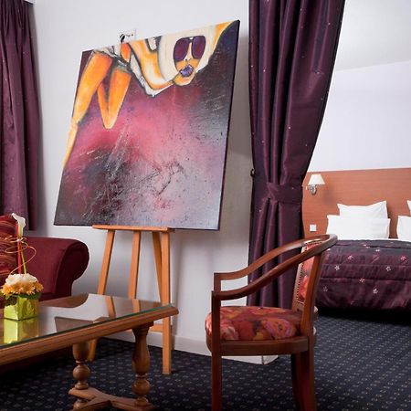 Hotel Restaurant Logis La Palette Wettolsheim Екстер'єр фото