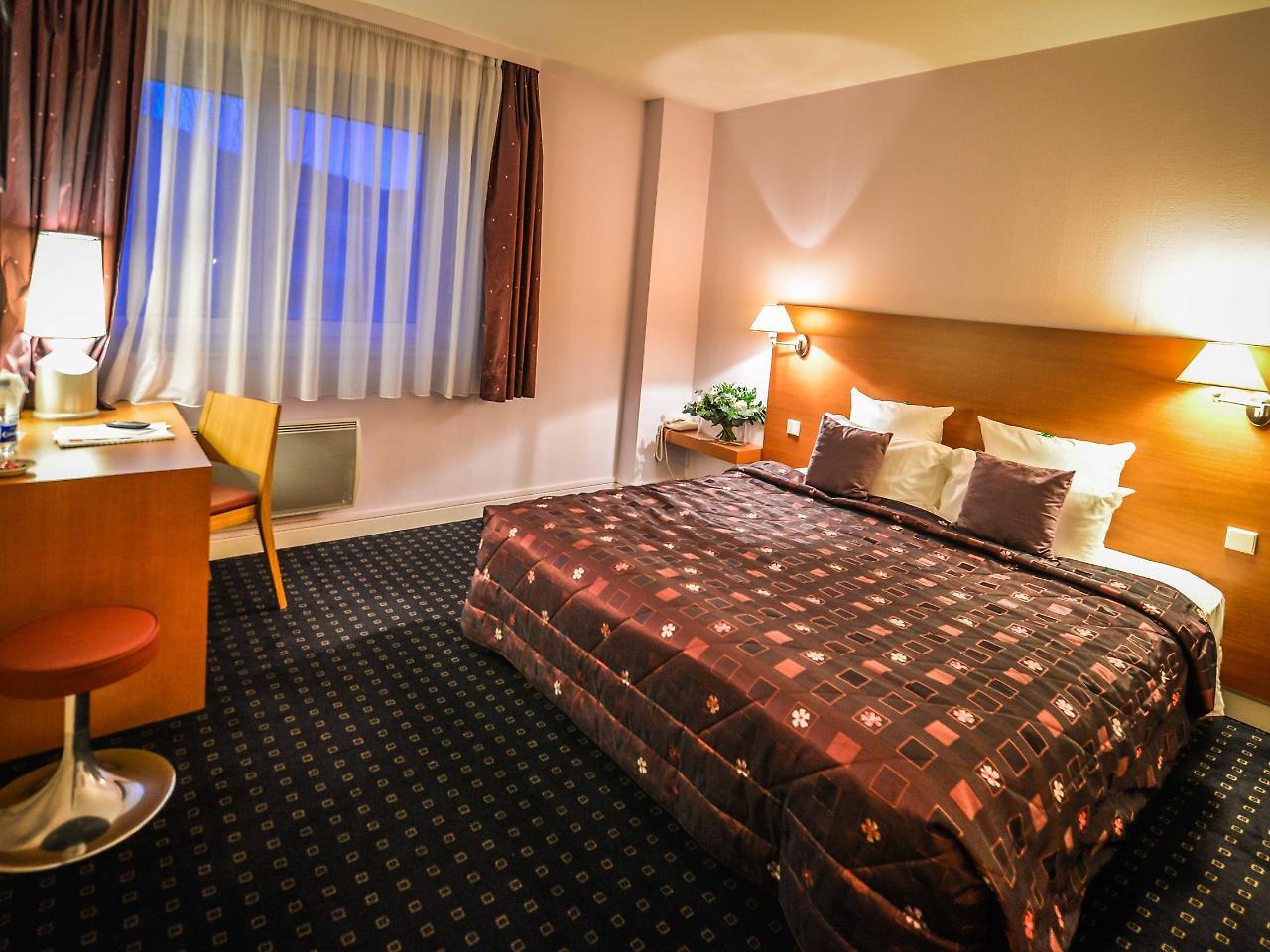 Hotel Restaurant Logis La Palette Wettolsheim Екстер'єр фото