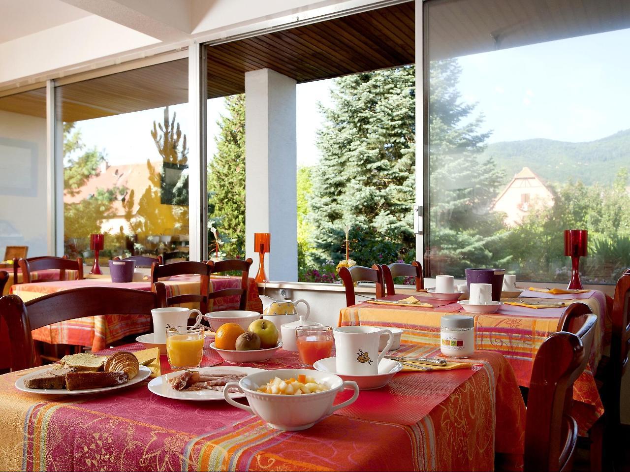 Hotel Restaurant Logis La Palette Wettolsheim Екстер'єр фото