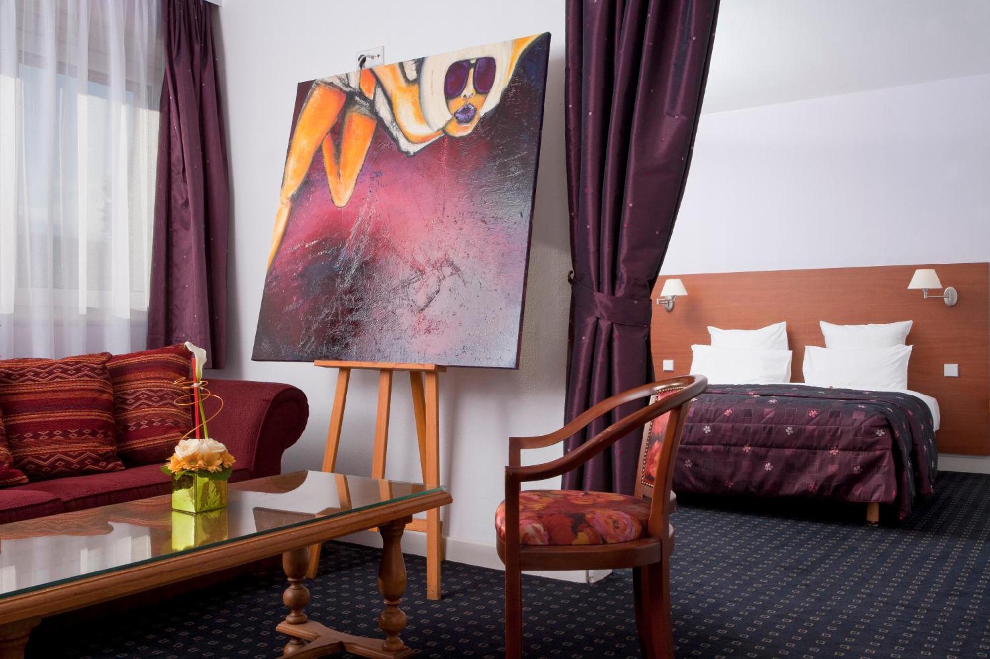 Hotel Restaurant Logis La Palette Wettolsheim Екстер'єр фото