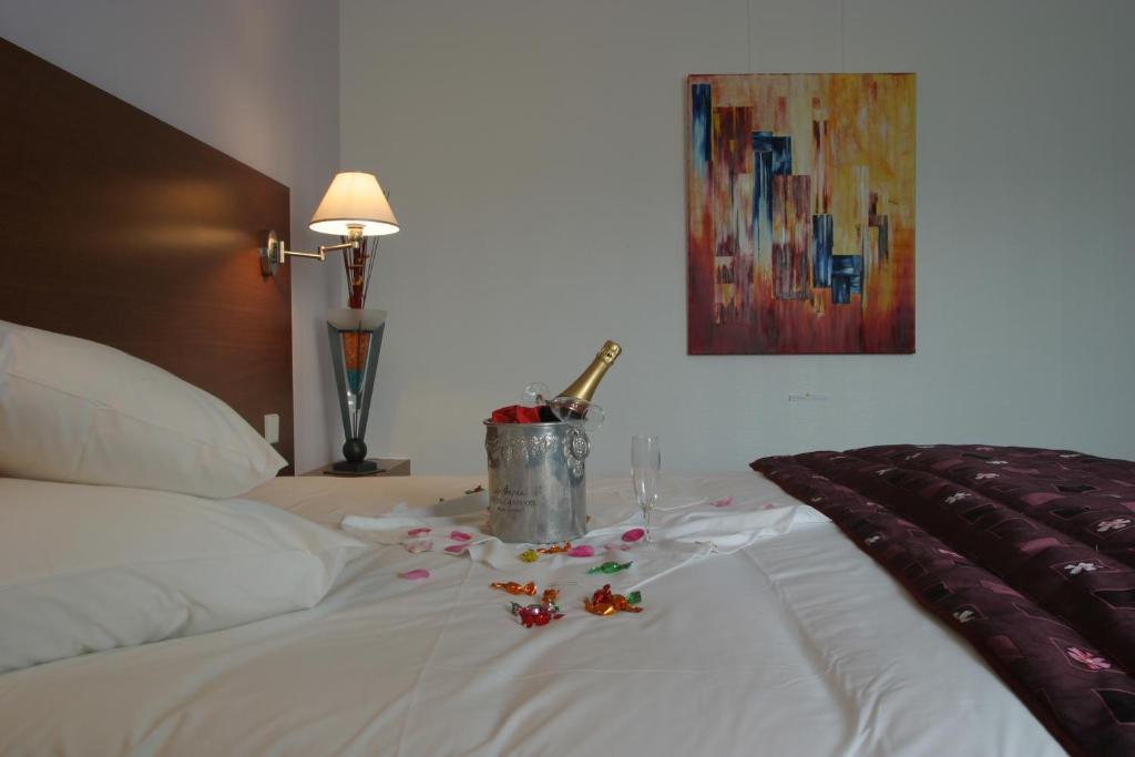 Hotel Restaurant Logis La Palette Wettolsheim Екстер'єр фото
